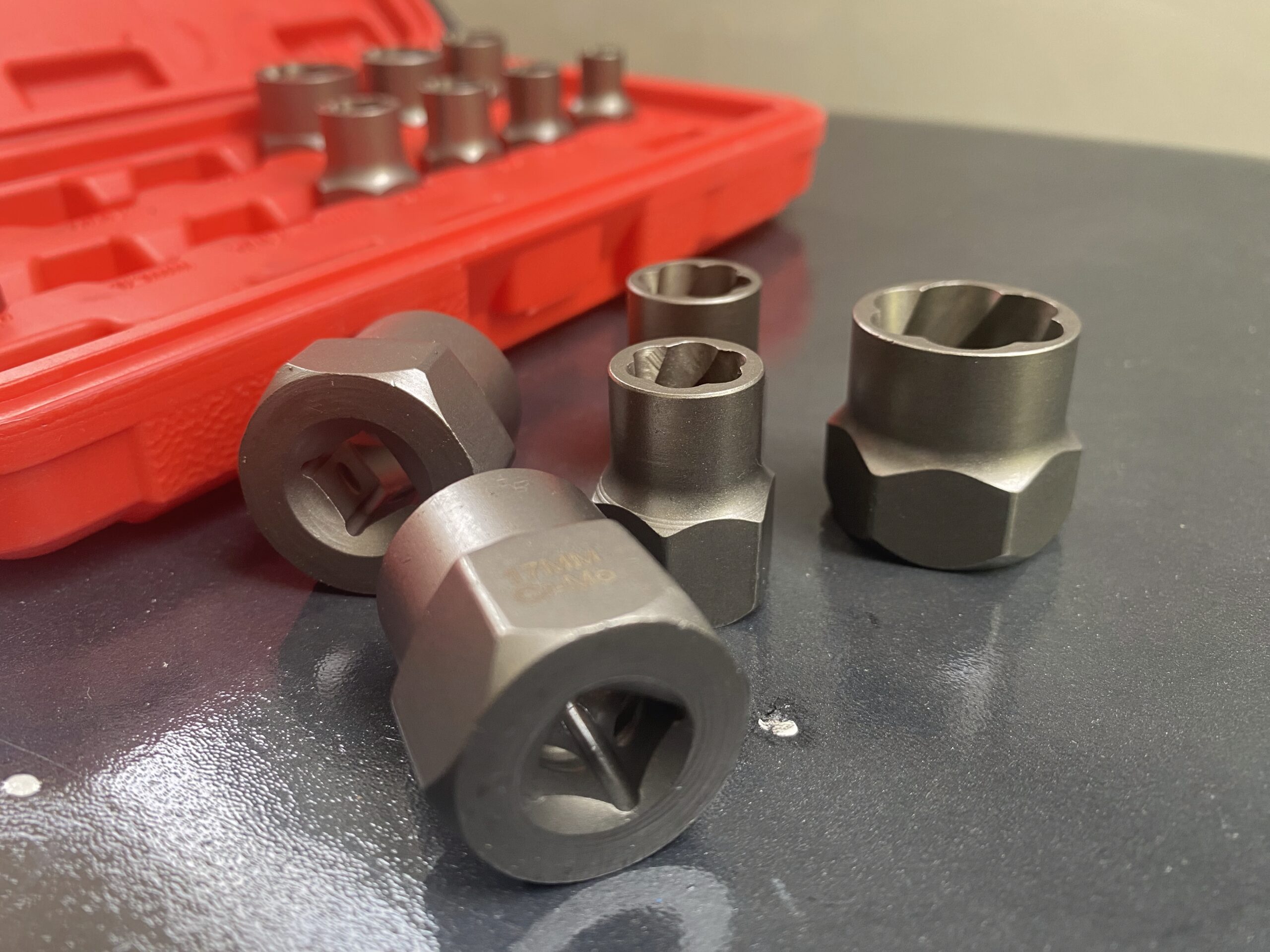 15PCS 3/4” Broken Bolt & Nut Extractor Socket Set 15PCS 3/4” Broken Bolt & Nut Extractor Socket Set