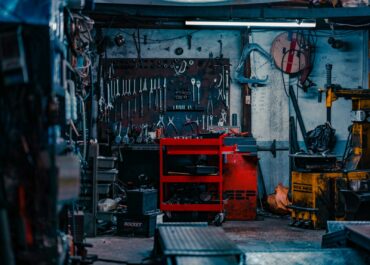 How to Choose a Heavy-Duty Toolkit for Workshops